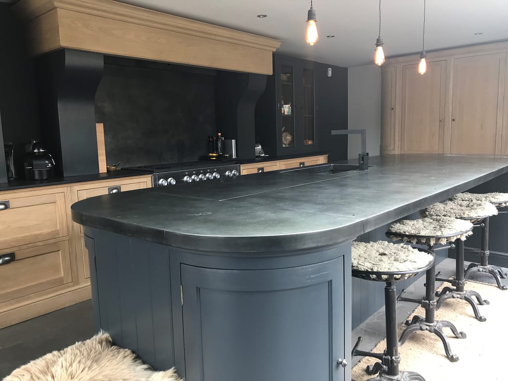 Large-zinc-counter - Designs 05 zinc worktop